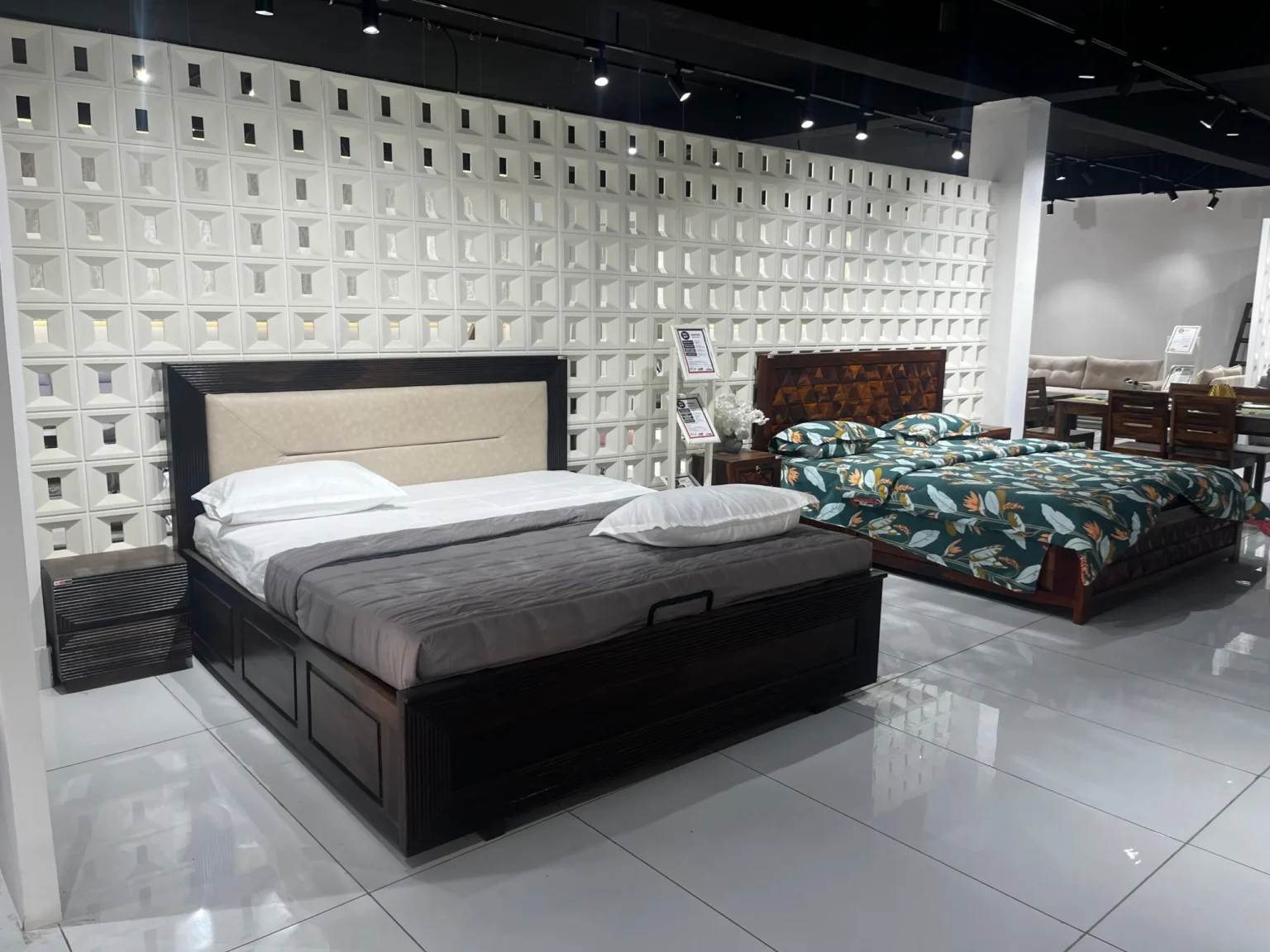 Home City furniture display
